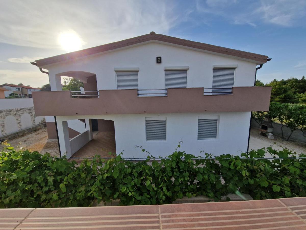 Apartments Ema فير المظهر الخارجي الصورة